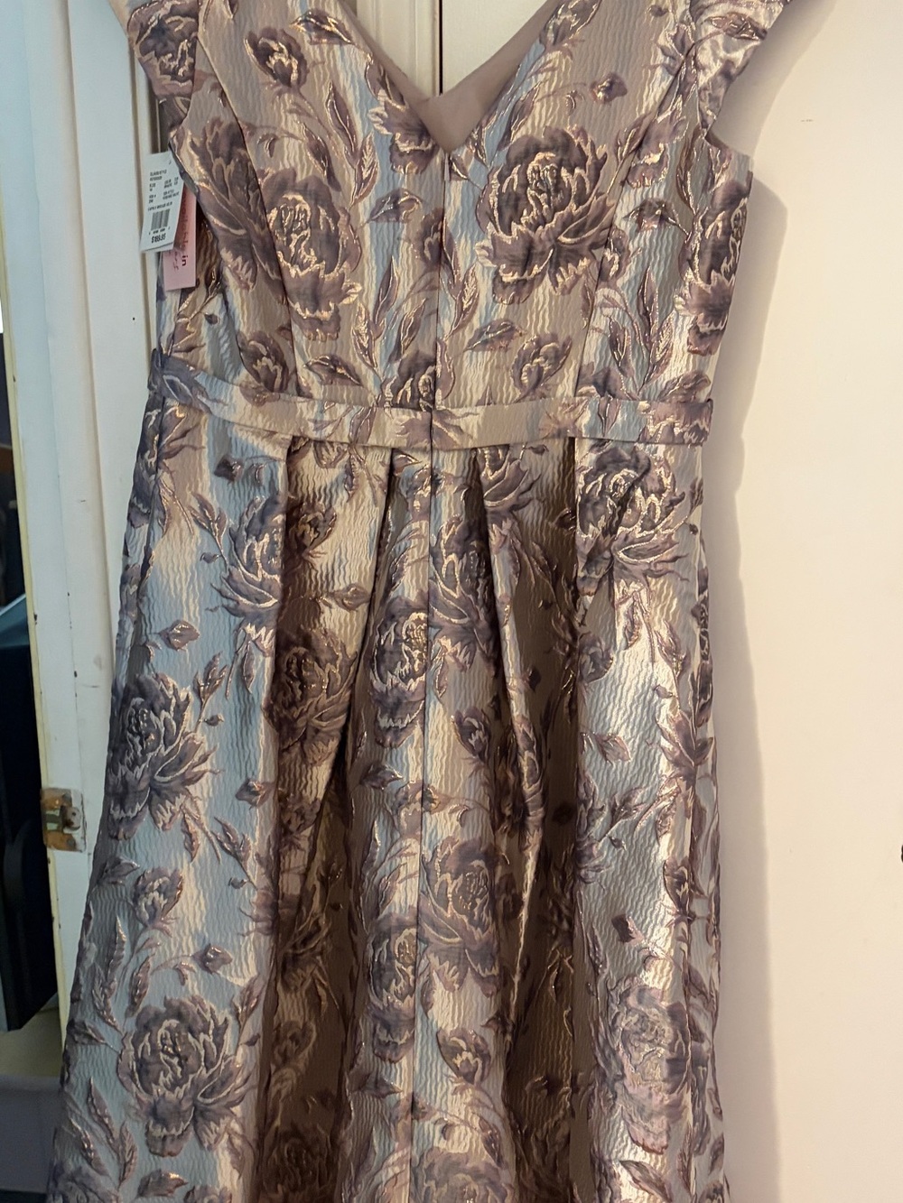 Women’s Floral Jacquard Mother of the Bride Dress in Champagne